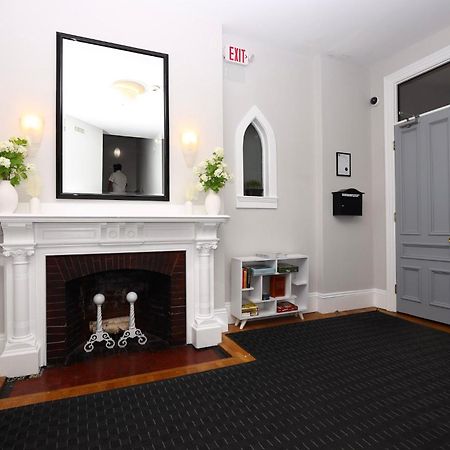Large Stylish Newbury Street Studio W/ Kitchen Boston Exterior photo