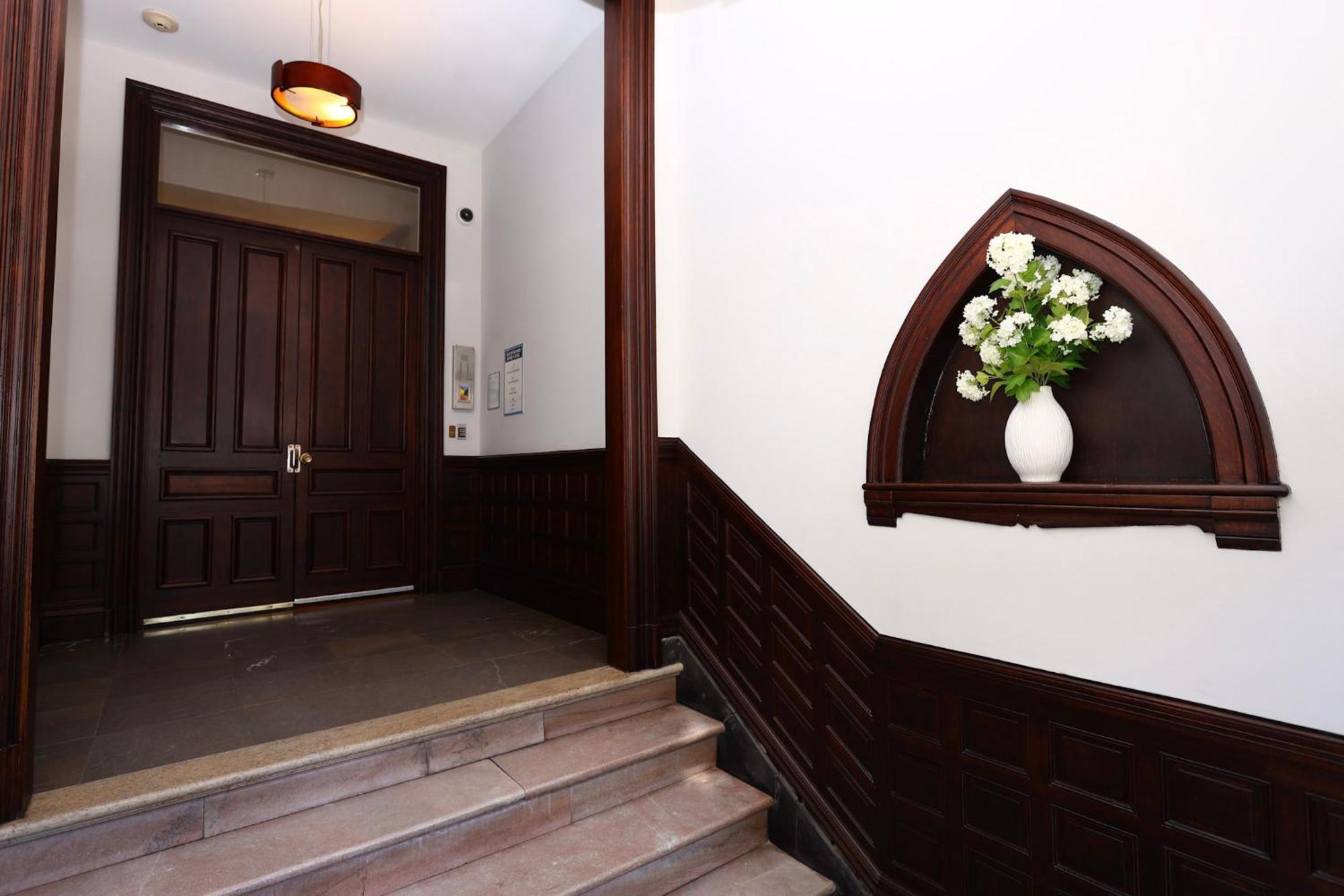 Large Stylish Newbury Street Studio W/ Kitchen Boston Exterior photo
